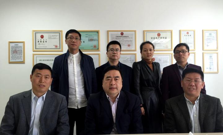 3-趙振元同志與南通分院周安舉、賀奎田、趙宇、郭明偉、于海燕、唐鋒等同志親切合影.jpg