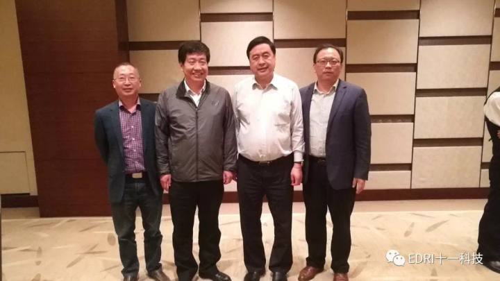 3-趙振元同志與劉濟(jì)東、樊后檐、王明云同志親切合影.jpg